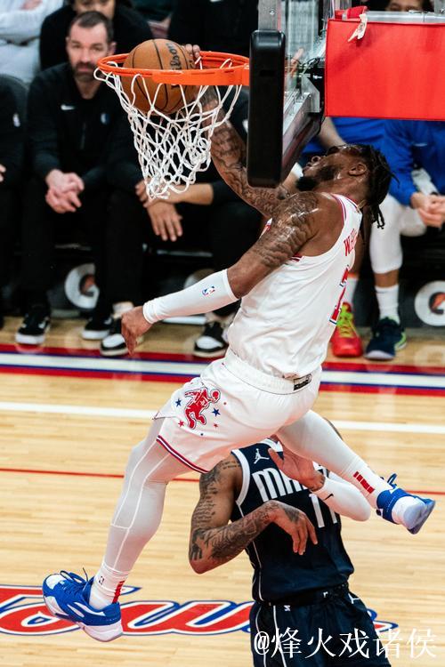 独行侠主场胜火箭